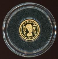 Image 1 for 2007 Togo 0.5 Gram .999 Gold 1500 Francs - Nefertiti