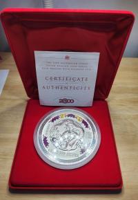 Image 2 for 2000 $30 Australian Lunar Series I Year of the Dragon 1 Kg Coloured Silver Coin with Diamond Eyes