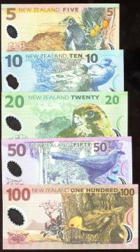 Image 2 for 2002 New Zealand Set of 5 First Prefix Notes with Matching Serial Numbers AA02 000831 UNC